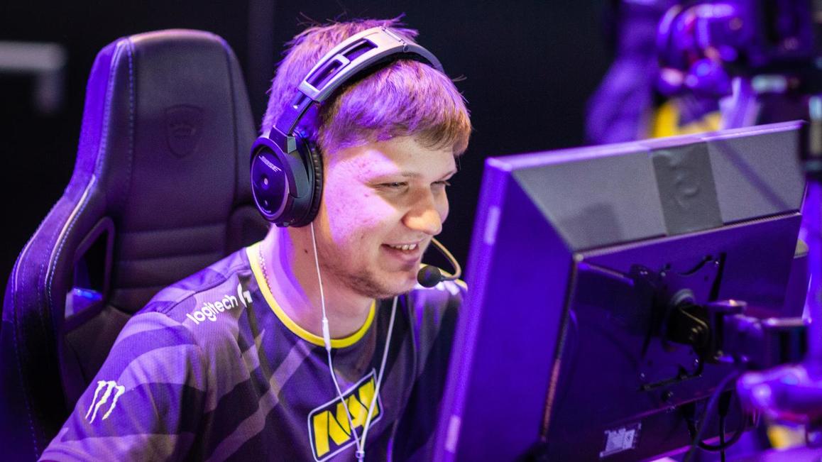 CSGO EPL S16：打比赛还能借队友显示器？